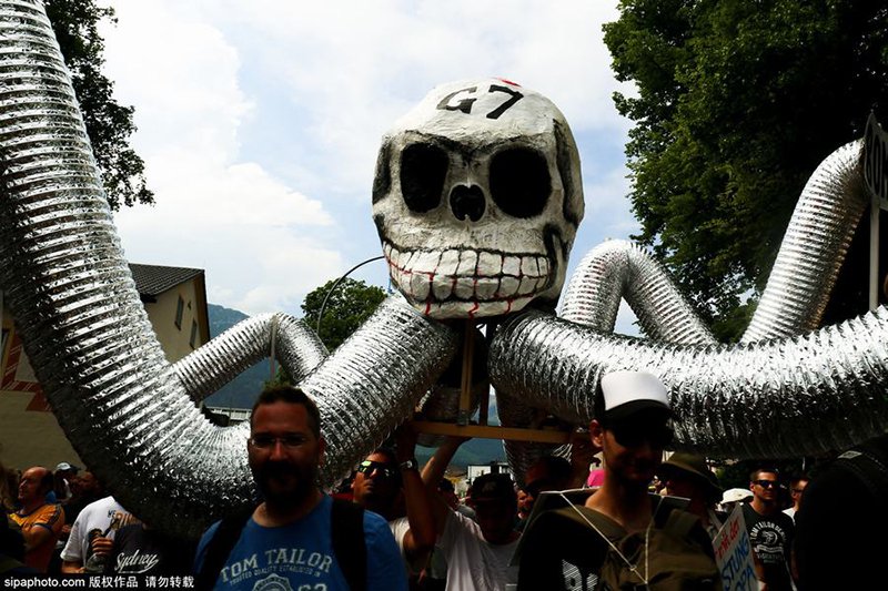 Протесты против саммита G7 в Германии следуют один за другим Протесты против саммита G7 в Германии следуют один за другим