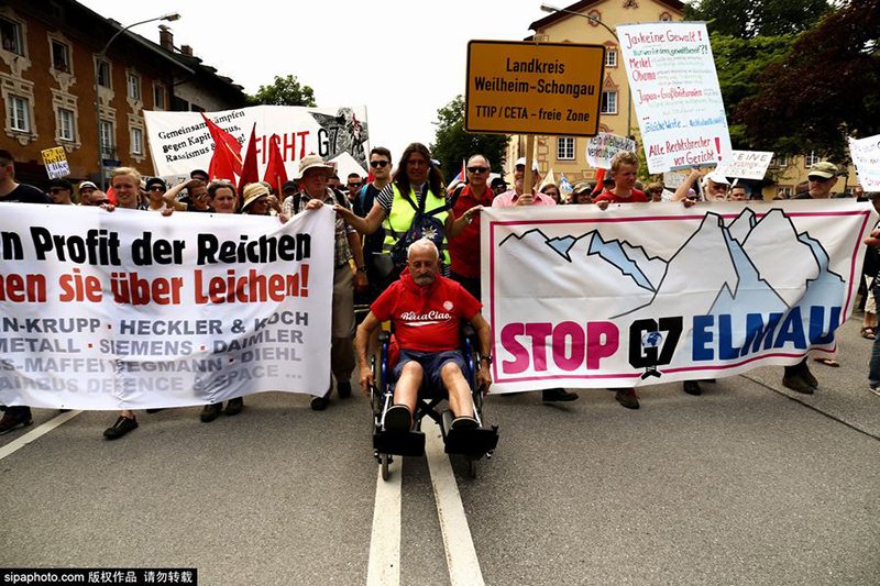 Протесты против саммита G7 в Германии следуют один за другим Протесты против саммита G7 в Германии следуют один за другим