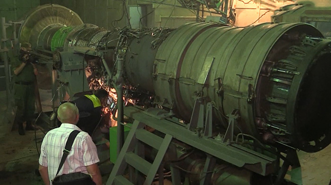 В Луганске после года простоя заработал уникальный авиаремонтный завод В Луганске после года простоя заработал уникальный авиаремонтный завод