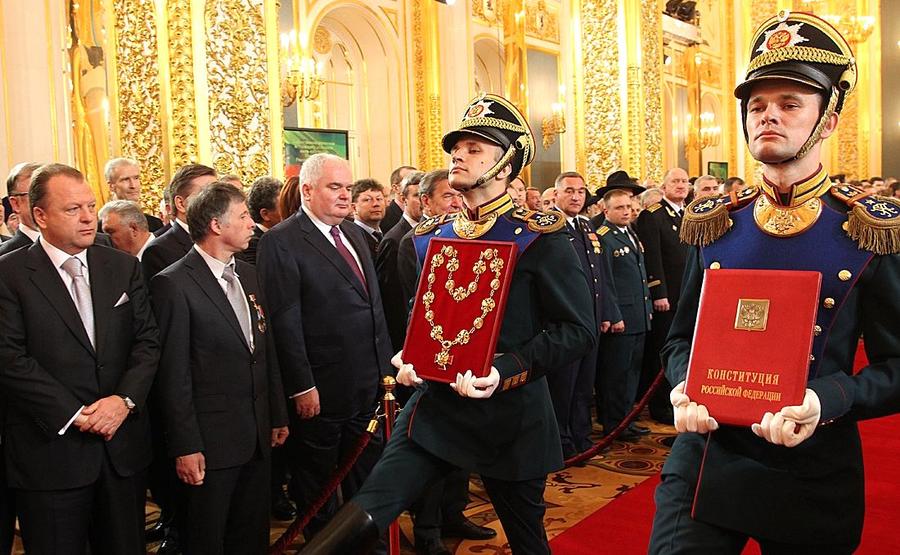 «Сознавая себя частью мирового сообщества»: депутаты предлагают изменить преамбулу Конституции РФ «Сознавая себя частью мирового сообщества»: депутаты предлагают изменить преамбулу Конституции РФ