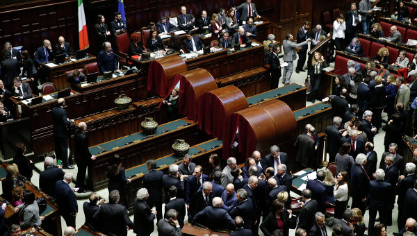 Сторонники Берлускони поставят вопрос о прекращении санкций против РФ Сторонники Берлускони поставят вопрос о прекращении санкций против РФ