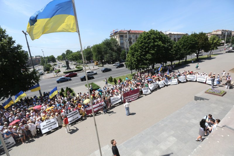 В Запорожье потребовали спецстатус для региона В Запорожье потребовали спецстатус для региона