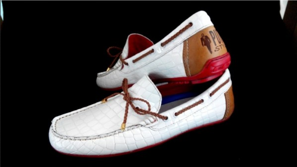 Испанский бренд обуви решил использовать образ Путина Испанский бренд обуви решил использовать образ Путина