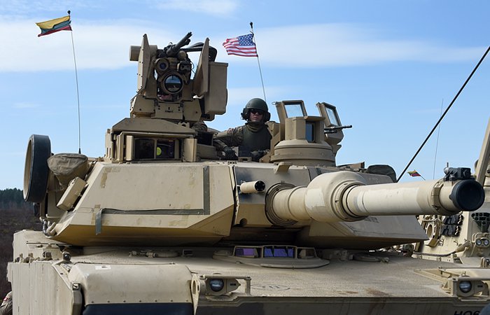 Минобороны пообещало "адекватный ответ" при появлении в Восточной Европе американских танков Минобороны пообещало "адекватный ответ" при появлении в Восточной Европе американских танков