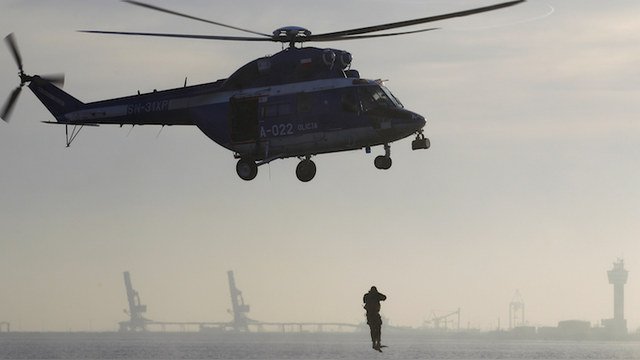 На учениях НАТО польская амфибия не дотянула 20 метров до берега На учениях НАТО польская амфибия не дотянула 20 метров до берега