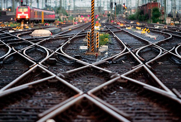 Навстречу санкциям: РЖД заключил с Siemens контракт на 1,2 млрд евро и будет платить в рублях Навстречу санкциям: РЖД заключил с Siemens контракт на 1,2 млрд евро и будет платить в рублях