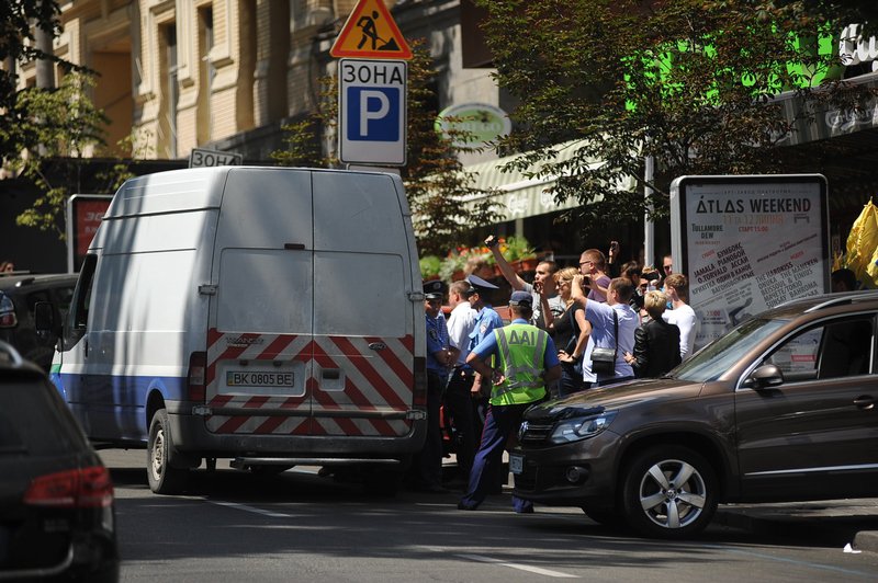 "Порошенко – президент войны!": в Киеве разогнали очередную акцию протеста