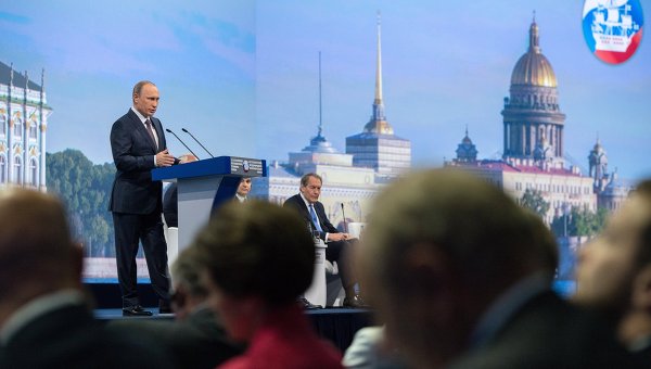 Репортер CNN: в Петербурге Путин показал, что Россия не в изоляции Репортер CNN: в Петербурге Путин показал, что Россия не в изоляции