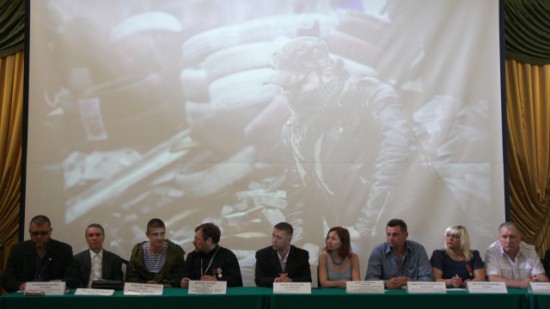 В Петербурге прошел круглый стол с участие ополченцев и депутатов парламента Новороссии В Петербурге прошел круглый стол с участие ополченцев и депутатов парламента Новороссии