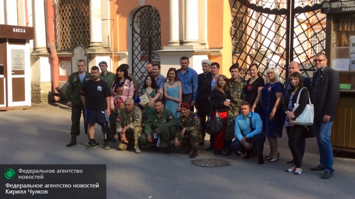 В Петербурге прошел круглый стол с участие ополченцев и депутатов парламента Новороссии В Петербурге прошел круглый стол с участие ополченцев и депутатов парламента Новороссии