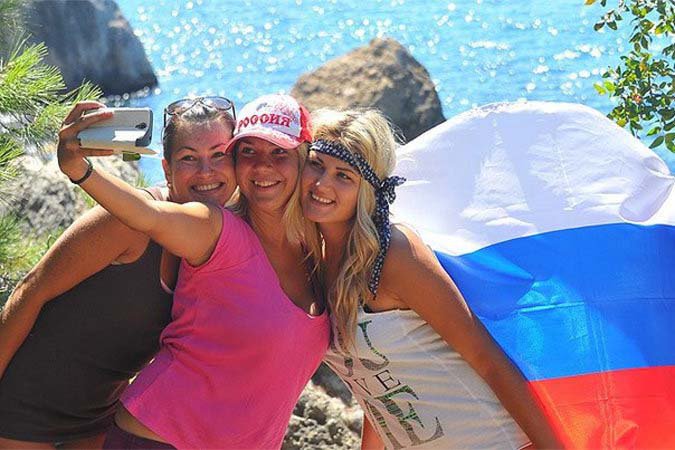 «Иностранный агент» запугивает туристов в Крыму «Иностранный агент» запугивает туристов в Крыму