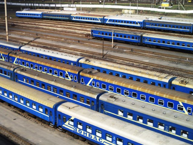 На Украине посчитали, что перевозить пассажиров в поездах — один убыток На Украине посчитали, что перевозить пассажиров в поездах — один убыток