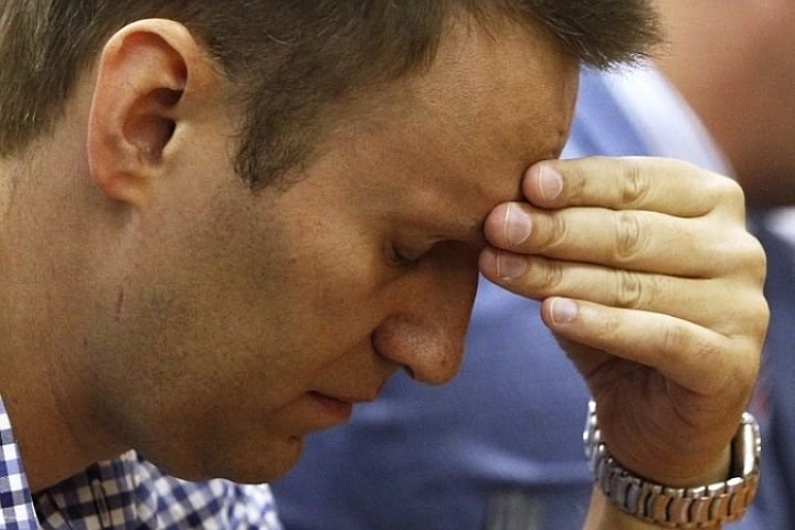 Навальный сообщил, что его лишили возможности выезжать из России Навальный сообщил, что его лишили возможности выезжать из России