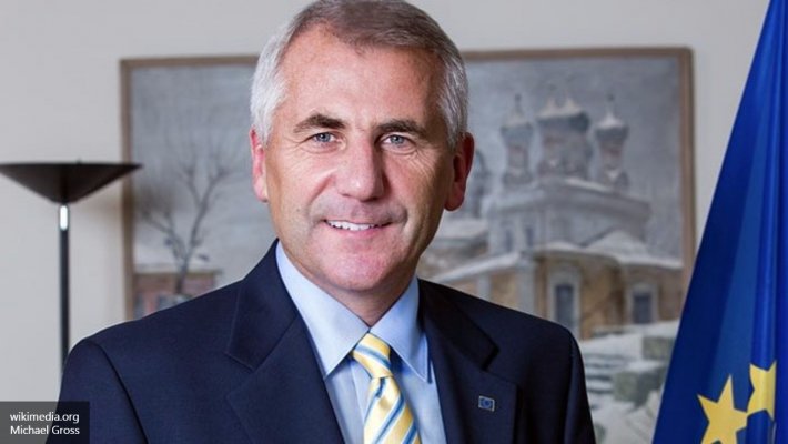 В ЕС настойчиво посылают крымчан за визой на территорию Украины В ЕС настойчиво посылают крымчан за визой на территорию Украины