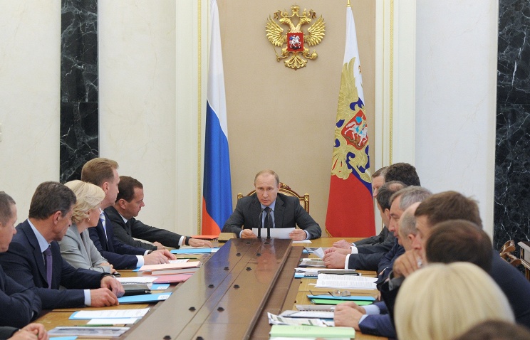 Путин продлил срок действия эмбарго на ввоз ряда зарубежных товаров Путин продлил срок действия эмбарго на ввоз ряда зарубежных товаров