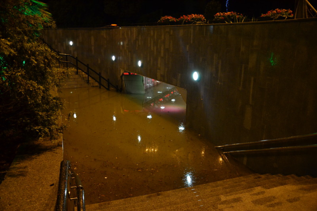 Последствия наводнения в центре Сочи Последствия наводнения в центре Сочи