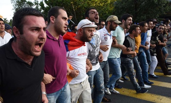 Как красиво давить белоленточный шабаш. Инструкция к применению в Ереване Как красиво давить белоленточный шабаш. Инструкция к применению в Ереване