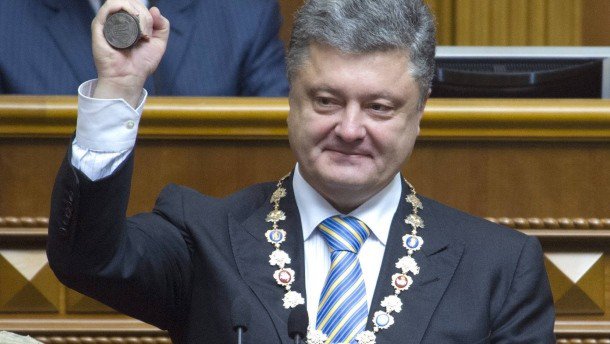 FA: Избавляясь от конкурентов, Порошенко создает новый олигархический клан 