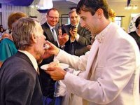 Шараёбится это недоразумение где не попадя