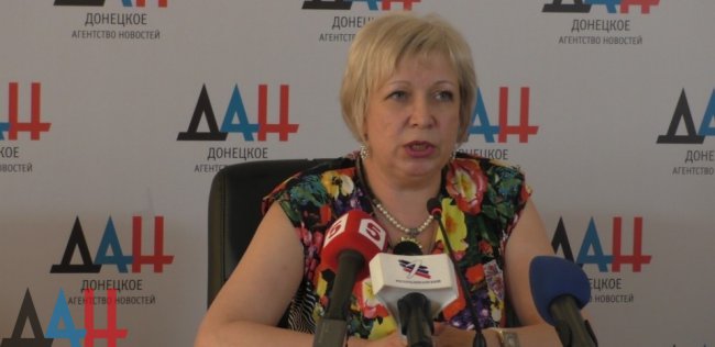 Две новости на одну тему - долЯры. Без комментариев.