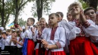 Соратник Порошенко сравнил выпускников школ с отходами червей