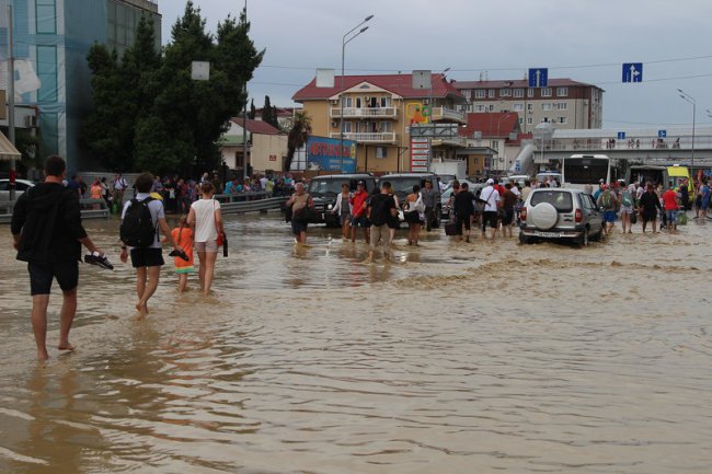 Последствия наводнения в центре Сочи