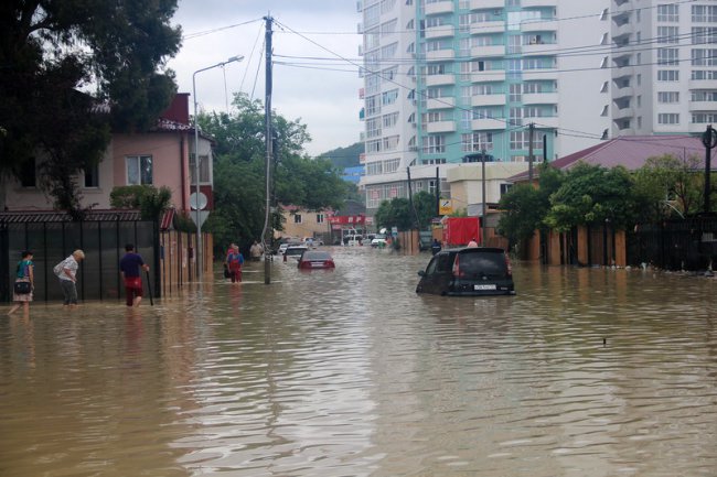 Последствия наводнения в центре Сочи