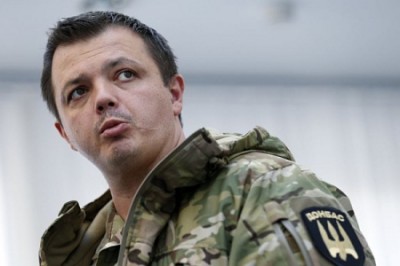 Ненастоящий полковник: C комбата Семенченко сорвали погоны Ненастоящий полковник: C комбата Семенченко сорвали погоны