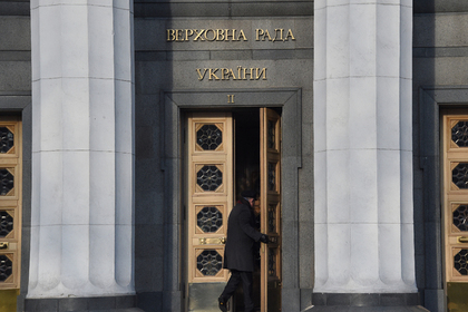 Шесть нардепов отозвали свои голоса за закон о валютных кредитах Шесть нардепов отозвали свои голоса за закон о валютных кредитах