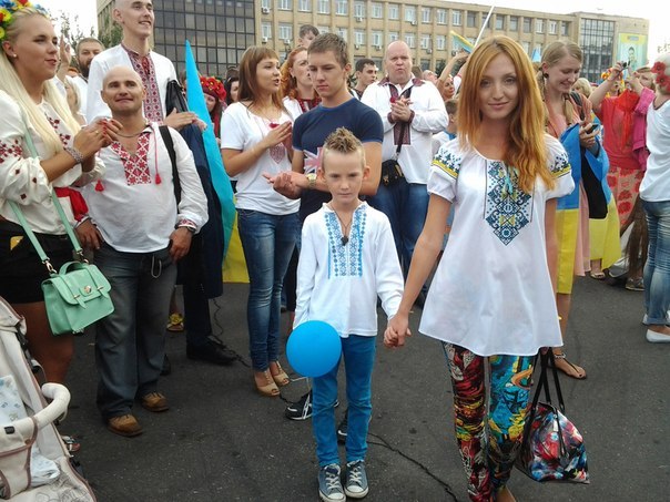 «Девушка бойца АТО» из патриотической фотосессии оказалась порнозвездой (+21)