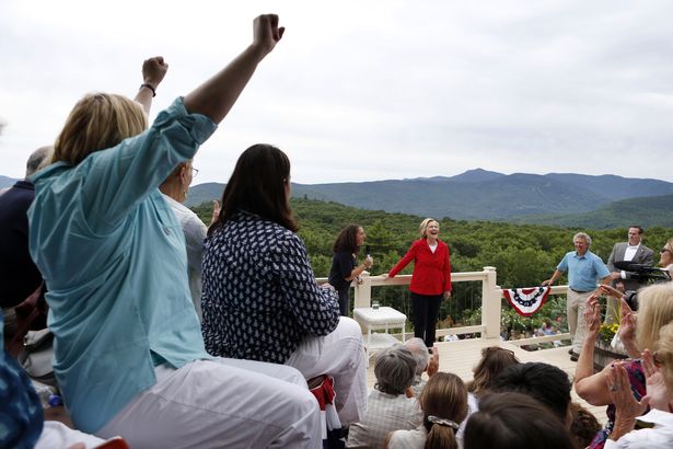 Путин поздравил Обаму, Хиллари Клинтон сделала подарок Путину Путин поздравил Обаму, Хиллари Клинтон сделала подарок Путину