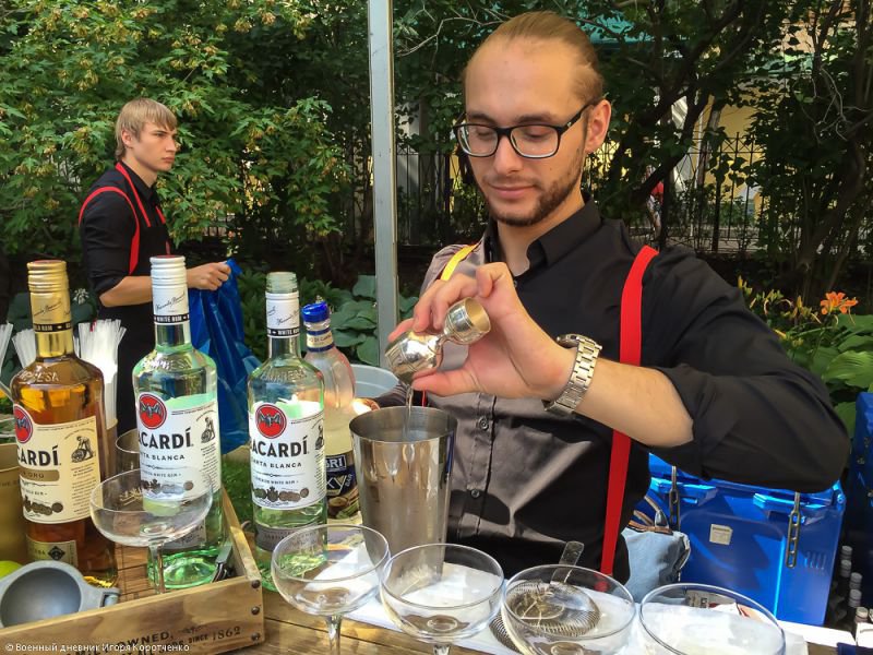 Ехидные комментарии. И кто же в России отмечает 4 июля? И как... Ехидные комментарии. И кто же в России отмечает 4 июля? И как...