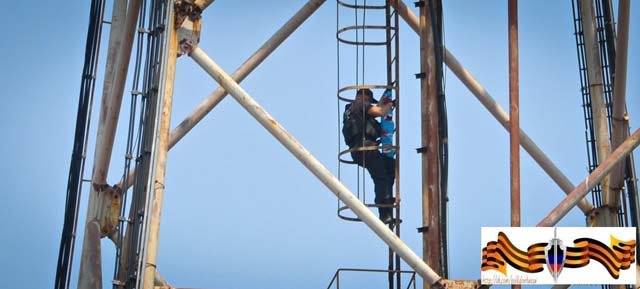 В Николаеве подняли флаг Новороссии В Николаеве подняли флаг Новороссии