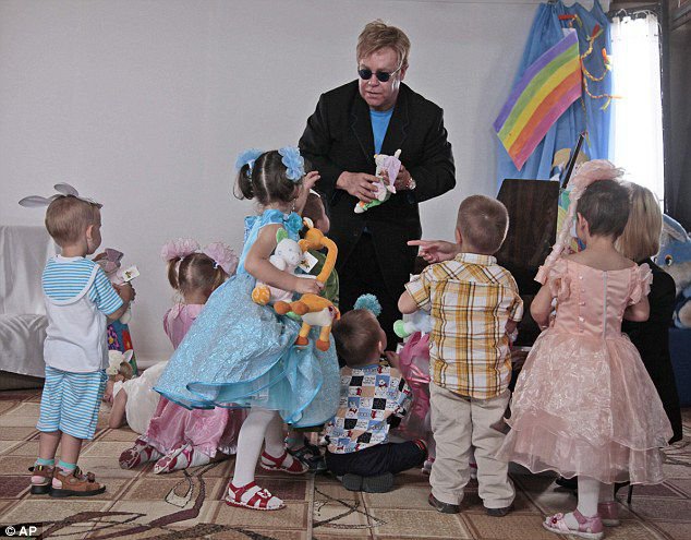 Очередная украинская "перемога": Украина входит в число лидеров по числу детей, отправляемых на усыновление в США Очередная украинская "перемога": Украина входит в число лидеров по числу детей, отправляемых на усыновление в США