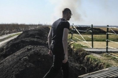 Яценюк упал со «Стены» Яценюк упал со «Стены»