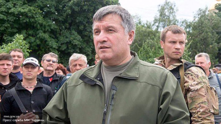 Аваков просит Раду лишить Яроша депутатского иммунитета Аваков просит Раду лишить Яроша депутатского иммунитета