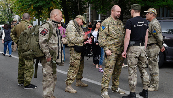 Украина между революцией и контрреволюцией Украина между революцией и контрреволюцией