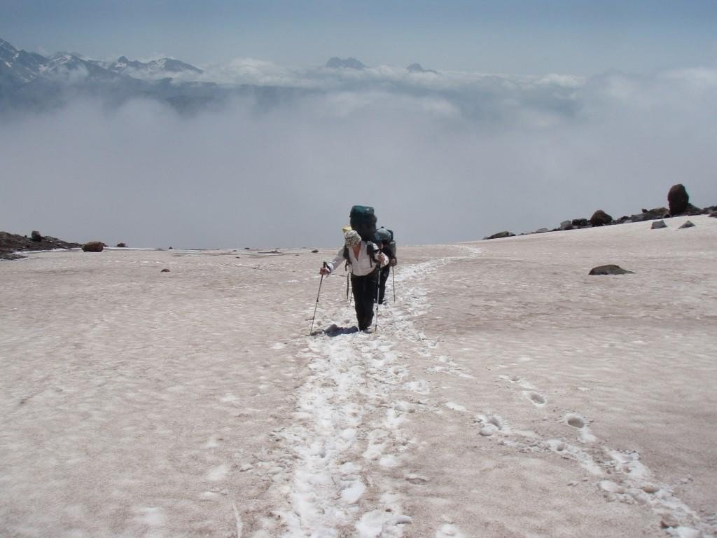 Донецкие альпинисты покорили Казбек и водрузили на вершине флаг ДНР 