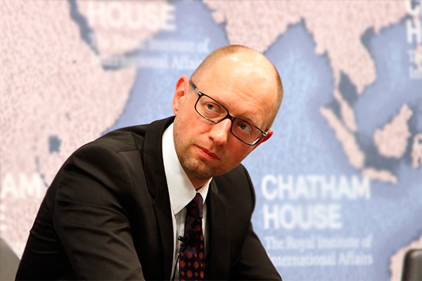 Яценюк увидел отпечатки пальцев Путина