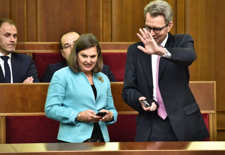 Украинский дипломат: Нуланд нагнула Порошенко, Киеву больше не светит НАТО и ЕС Украинский дипломат: Нуланд нагнула Порошенко, Киеву больше не светит НАТО и ЕС