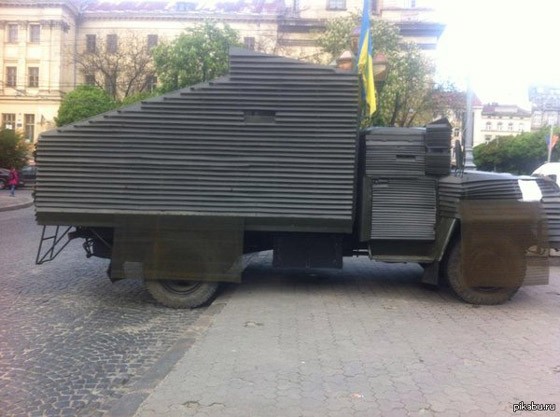 «Безумный Макс» отдыхает: несокрушимая мощь украинских шушпанцеров «Безумный Макс» отдыхает: несокрушимая мощь украинских шушпанцеров