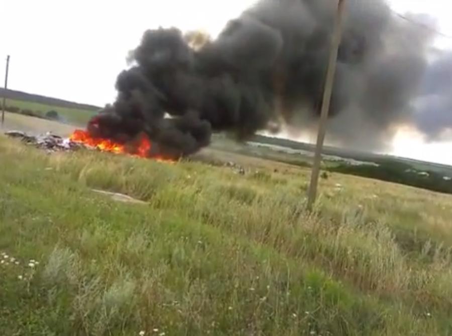 Опубликовано новое видео с места крушения Boeing 777 на Украине