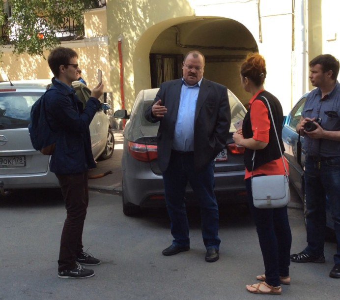 Россия должна знать в лицо своих Хероев. Размышления у непарадного подъезда