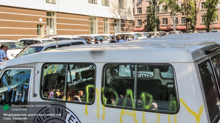 Жители Донецка едва не устроили самосуд над миссией ОБСЕ Жители Донецка едва не устроили самосуд над миссией ОБСЕ