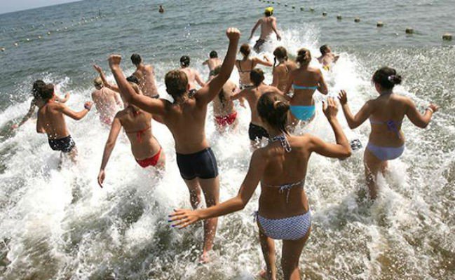 От санкций Запада против Крыма "страдают" дети!