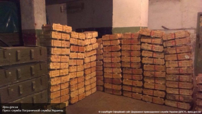 Цирк, да и только: «КамАЗ» с боеприпасами сопровождал украинский офицер?