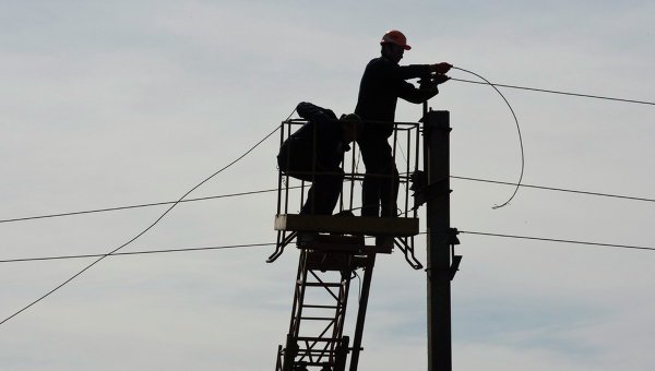Энергетики ДНР подключили поселки, обесточенные почти год Энергетики ДНР подключили поселки, обесточенные почти год