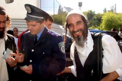 Патриоты предлагают хасидам купить прах цадика Нахмана за 70 миллиардов: деньги не пахнут Патриоты предлагают хасидам купить прах цадика Нахмана за 70 миллиардов: деньги не пахнут