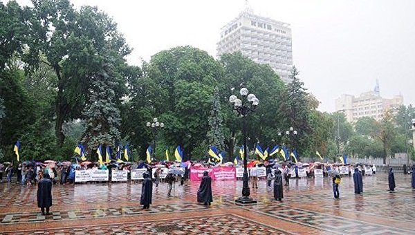 В Запорожье потребовали спецстатус для региона В Запорожье потребовали спецстатус для региона