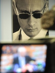 Азаров переходит в наступление